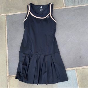 athletic tennis dress w built in bra (navy/cream)